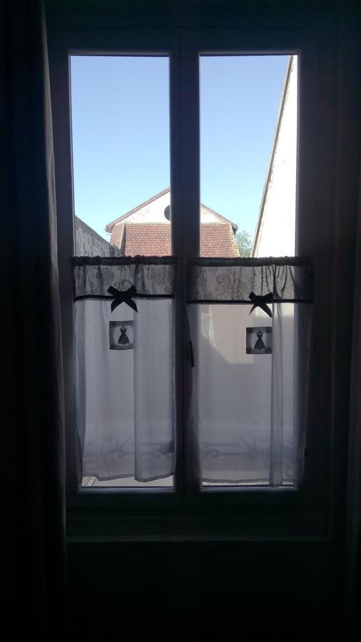 Maison De Ville Panzió Magny-en-Vexin Kültér fotó